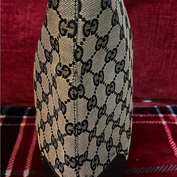 GUCCI AUTHENTIC MONOGRAM BLACK AND TAN CANVAS AND LEATHER SHOULDER BAG. EUC. - Picture 4 of 10